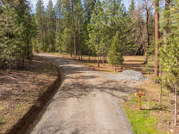 5.2 Acres of Residential Land for Sale in Grants Pass, Oregon