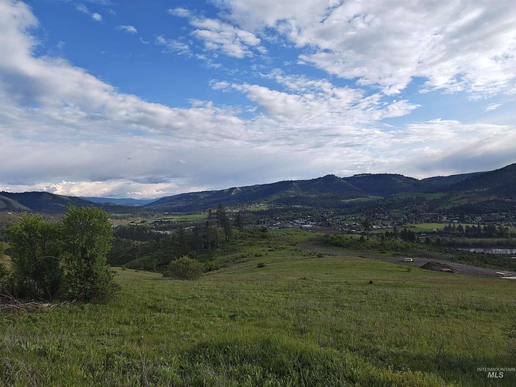 9.68 Acres of Residential Land for Sale in Kamiah, Idaho