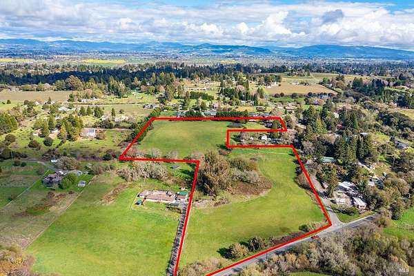 12.3 Acres of Land with Home for Sale in Sebastopol, California