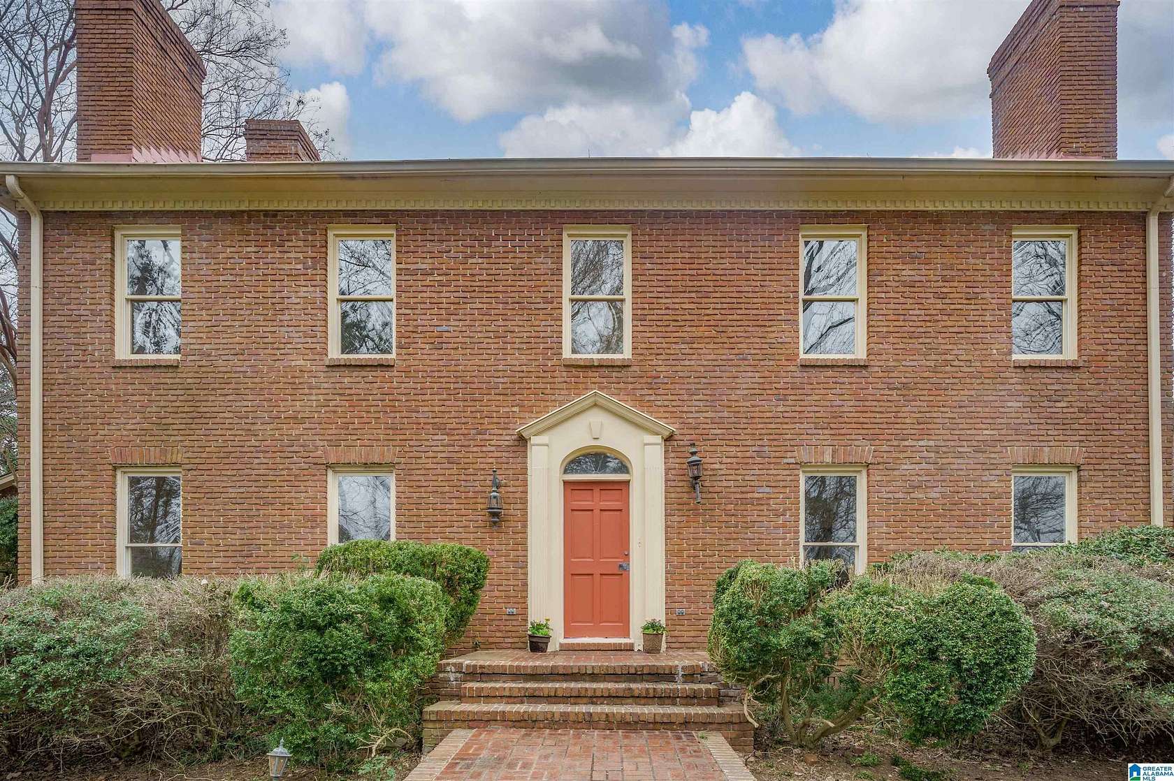 2.1 Acres of Land with Home for Sale in Mountain Brook, Alabama