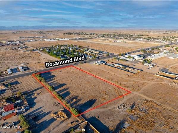 4.64 Acres of Mixed-Use Land for Sale in Rosamond, California