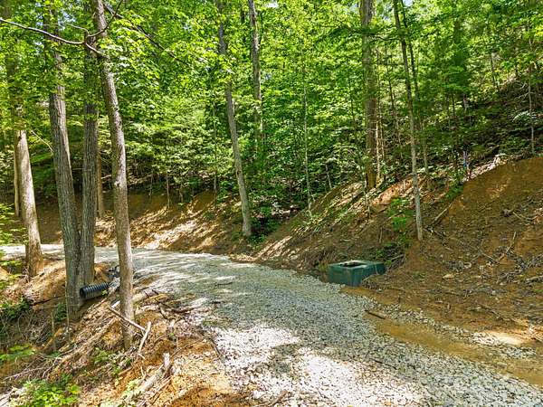 0.5 Acres of Land for Sale in Campton, Kentucky