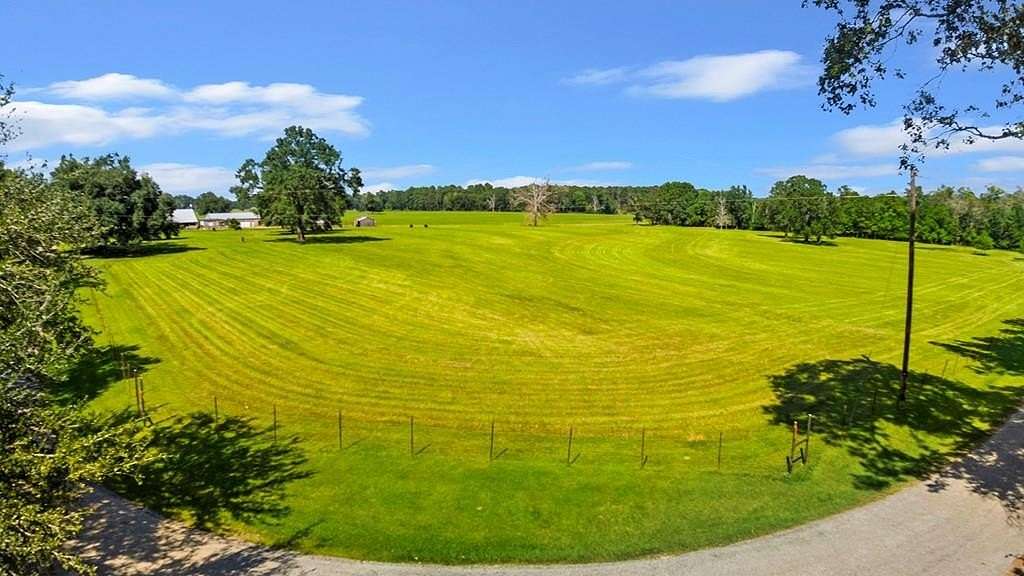 11.9 Acres of Land for Sale in Kirbyville, Texas