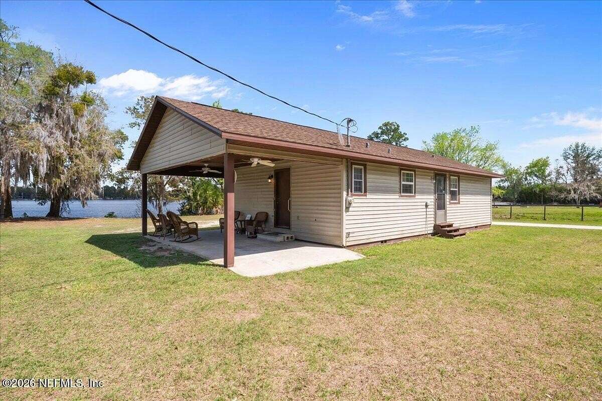 13.9 Acres of Land with Home for Sale in Interlachen, Florida