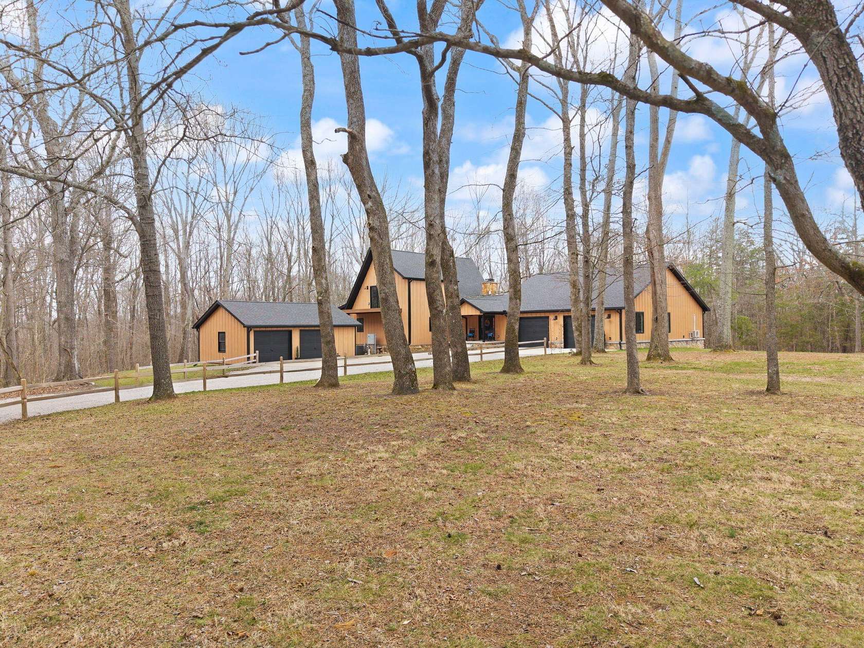 16.4 Acres of Recreational Land with Home for Sale in Science Hill, Kentucky