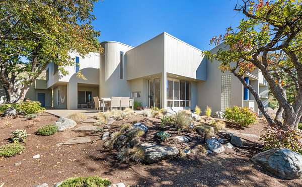 5 Acres of Land with Home for Sale in Medford, Oregon