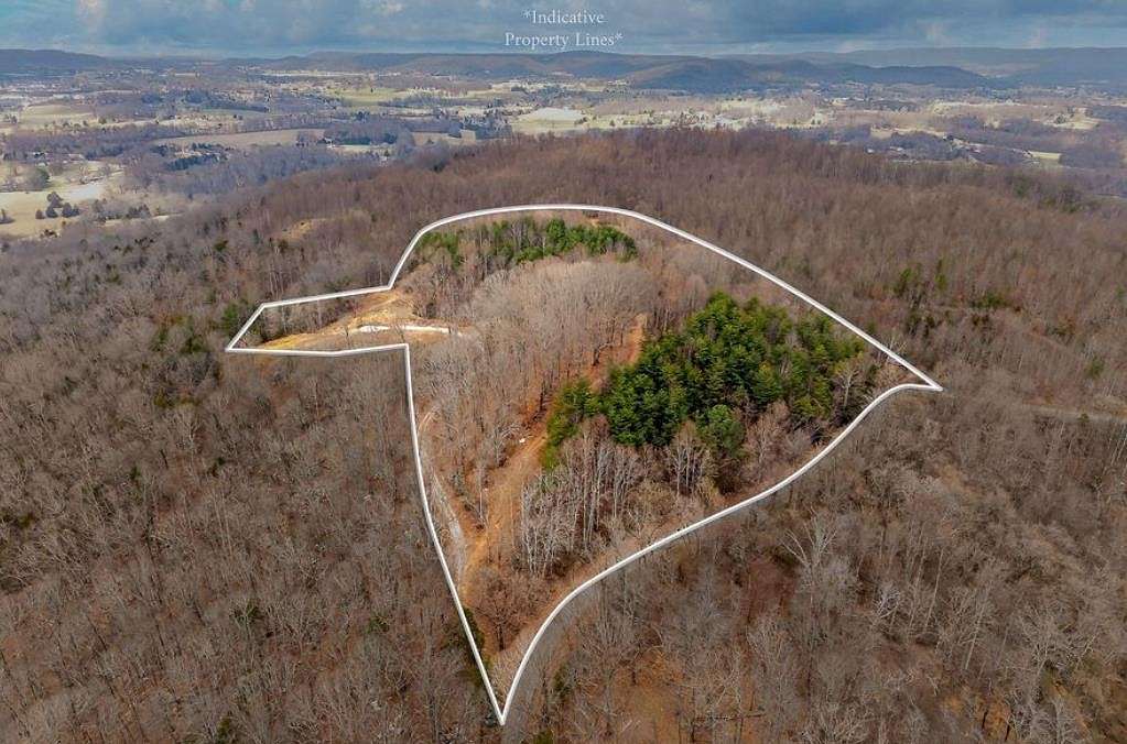 13 Acres of Land for Auction in Sparta, Tennessee