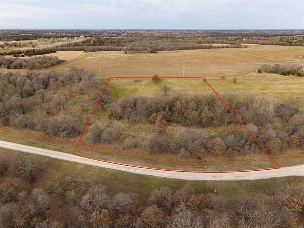 1.6 Acres of Residential Land for Sale in Guthrie, Oklahoma