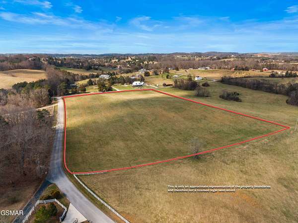 9 Acres of Residential Land for Sale in Dandridge, Tennessee