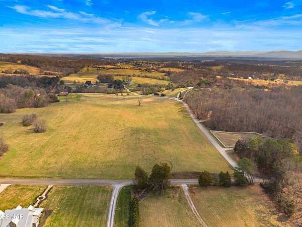 9 Acres of Residential Land for Sale in Dandridge, Tennessee