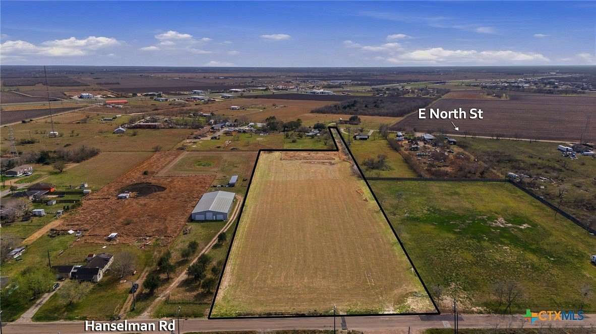 5.7 Acres of Residential Land for Sale in Victoria, Texas