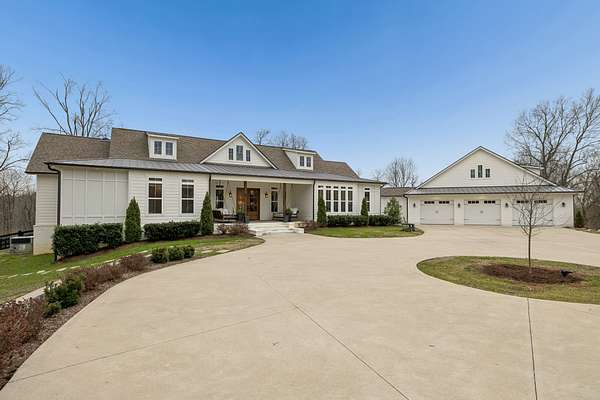 34 Acres of Land with Home for Sale in Columbia, Tennessee