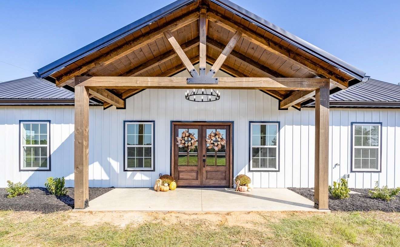 3.37 Acres of Land with Home for Sale in Summertown, Tennessee