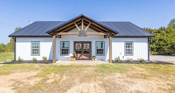 3.37 Acres of Land with Home for Sale in Summertown, Tennessee