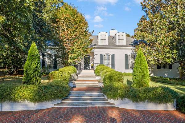 2.15 Acres of Land with Home for Sale in Nashville, Tennessee