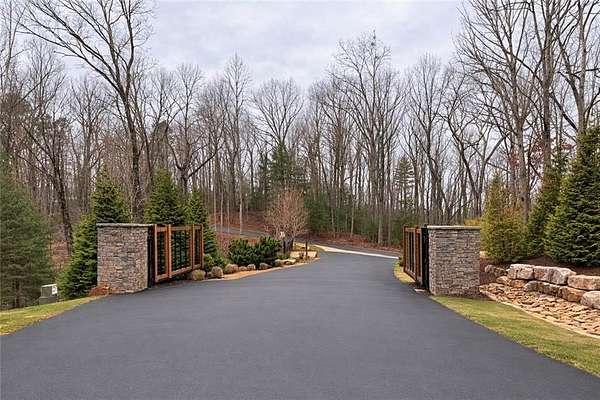 0.92 Acres of Residential Land for Sale in Ellijay, Georgia