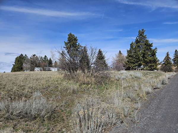 0.34 Acres of Residential Land for Sale in Chiloquin, Oregon