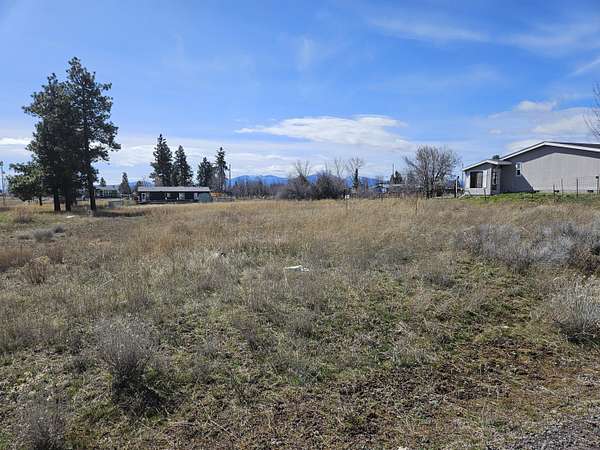 0.47 Acres of Residential Land for Sale in Chiloquin, Oregon