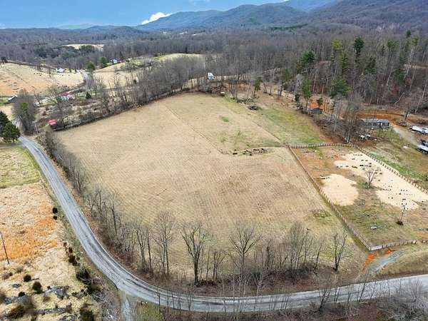 1.4 Acres of Mixed-Use Land for Sale in Abingdon, Virginia
