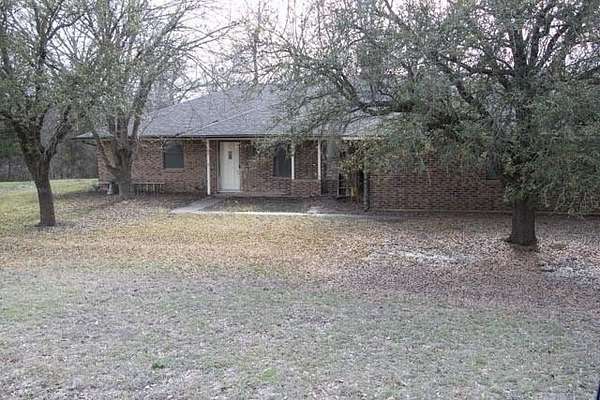 2.4 Acres of Land with Home for Lease in Van Alstyne, Texas