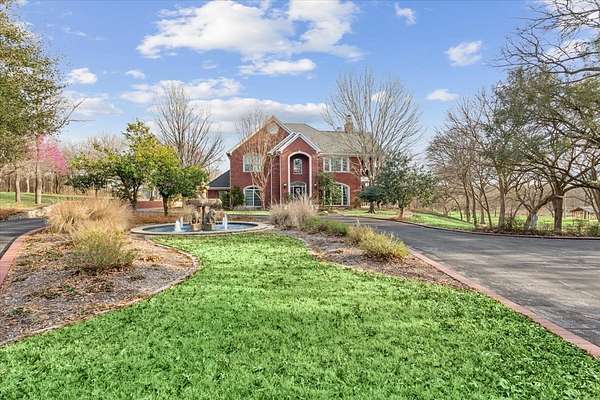 6 Acres of Land with Home for Sale in Woodway, Texas