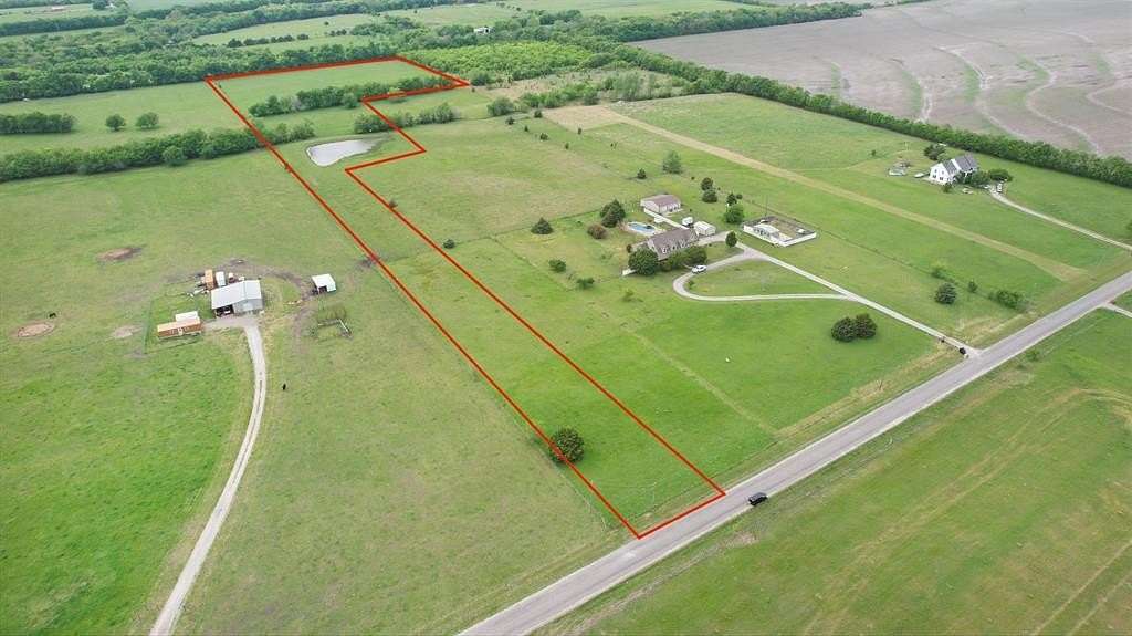 10 Acres of Recreational & Residential Land for Sale in Whitewright, Texas