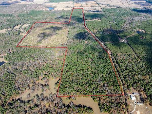 175 Acres of Recreational Land for Sale in Bagwell, Texas