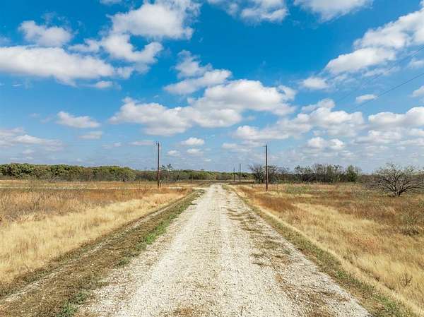 10 Acres of Land for Sale in Hubbard, Texas