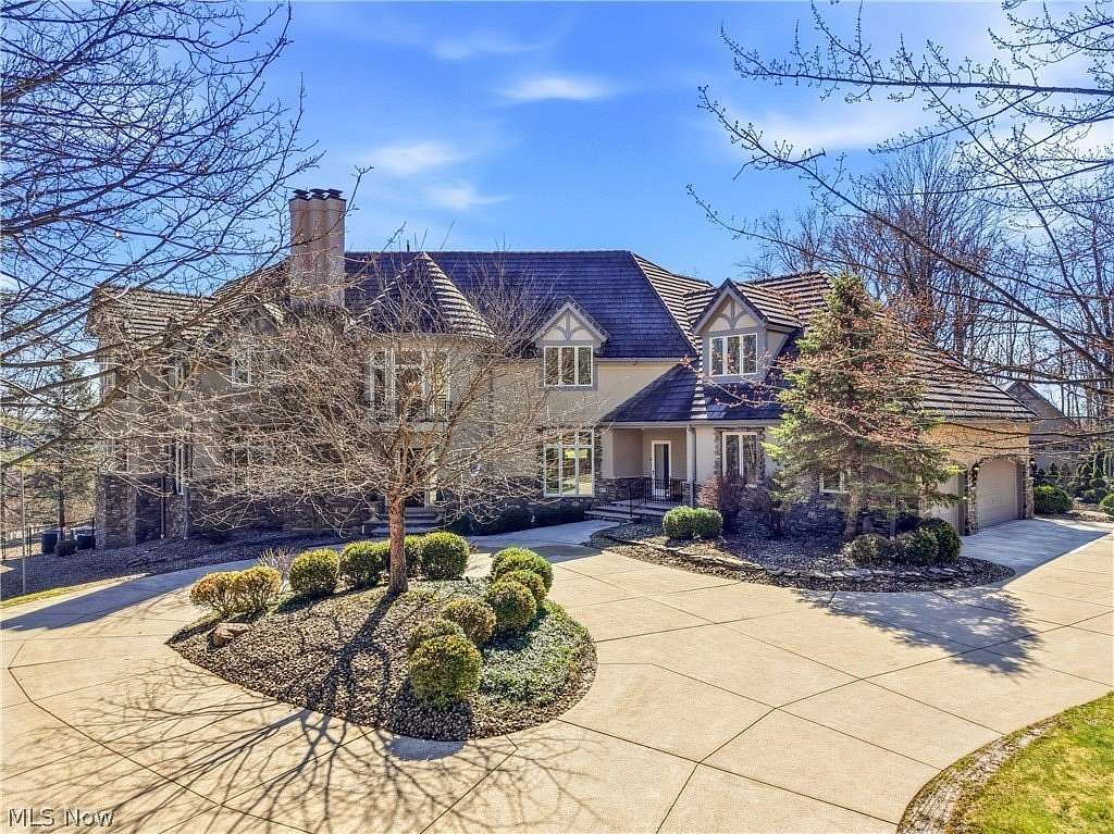 2 Acres of Land with Home for Sale in Moreland Hills, Ohio