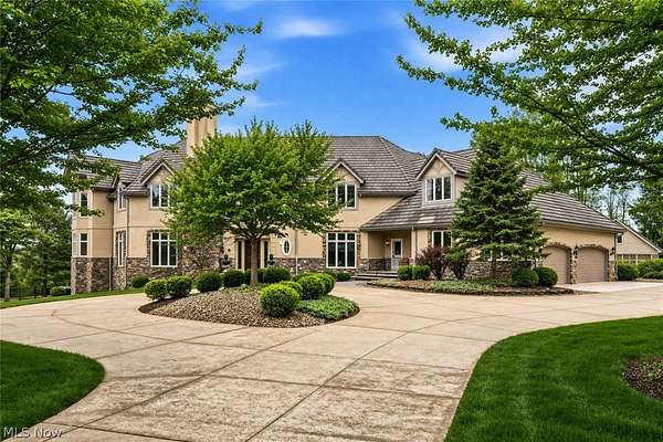 1.8 Acres of Land with Home for Sale in Moreland Hills, Ohio