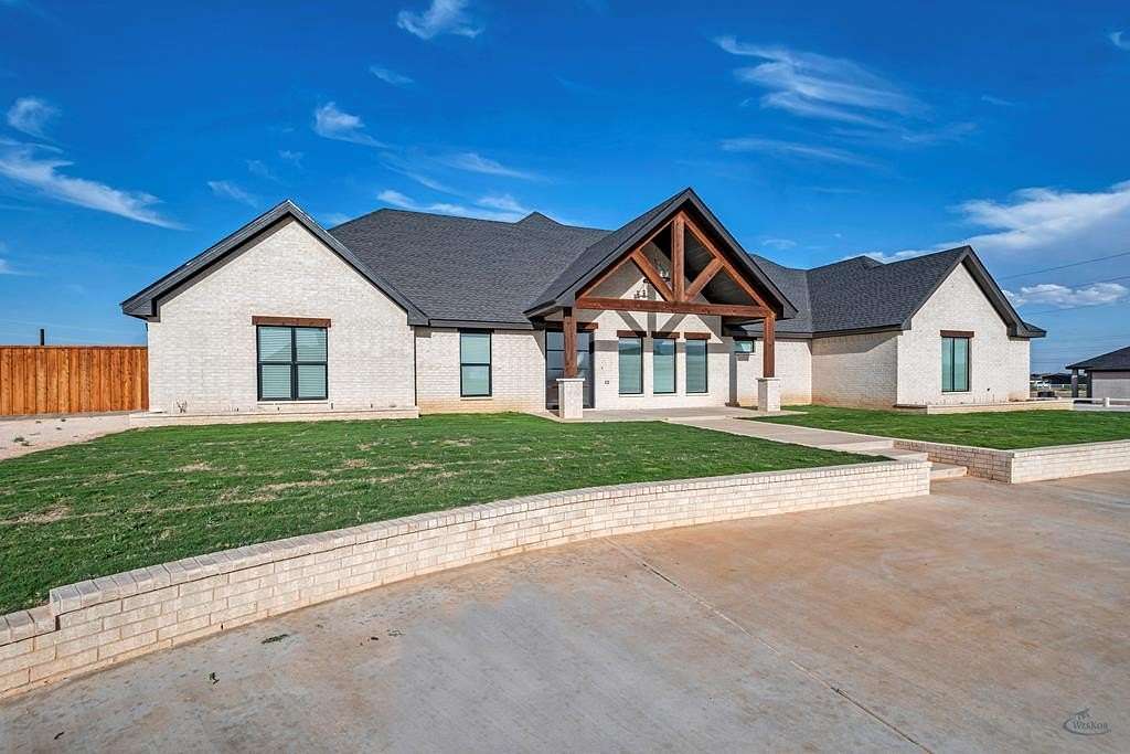 4 Acres of Land with Home for Sale in Midland, Texas