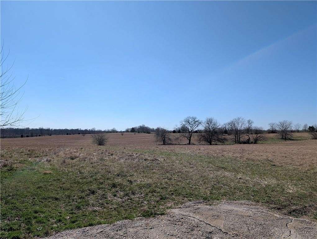 20 Acres of Land for Sale in Warrensburg, Missouri