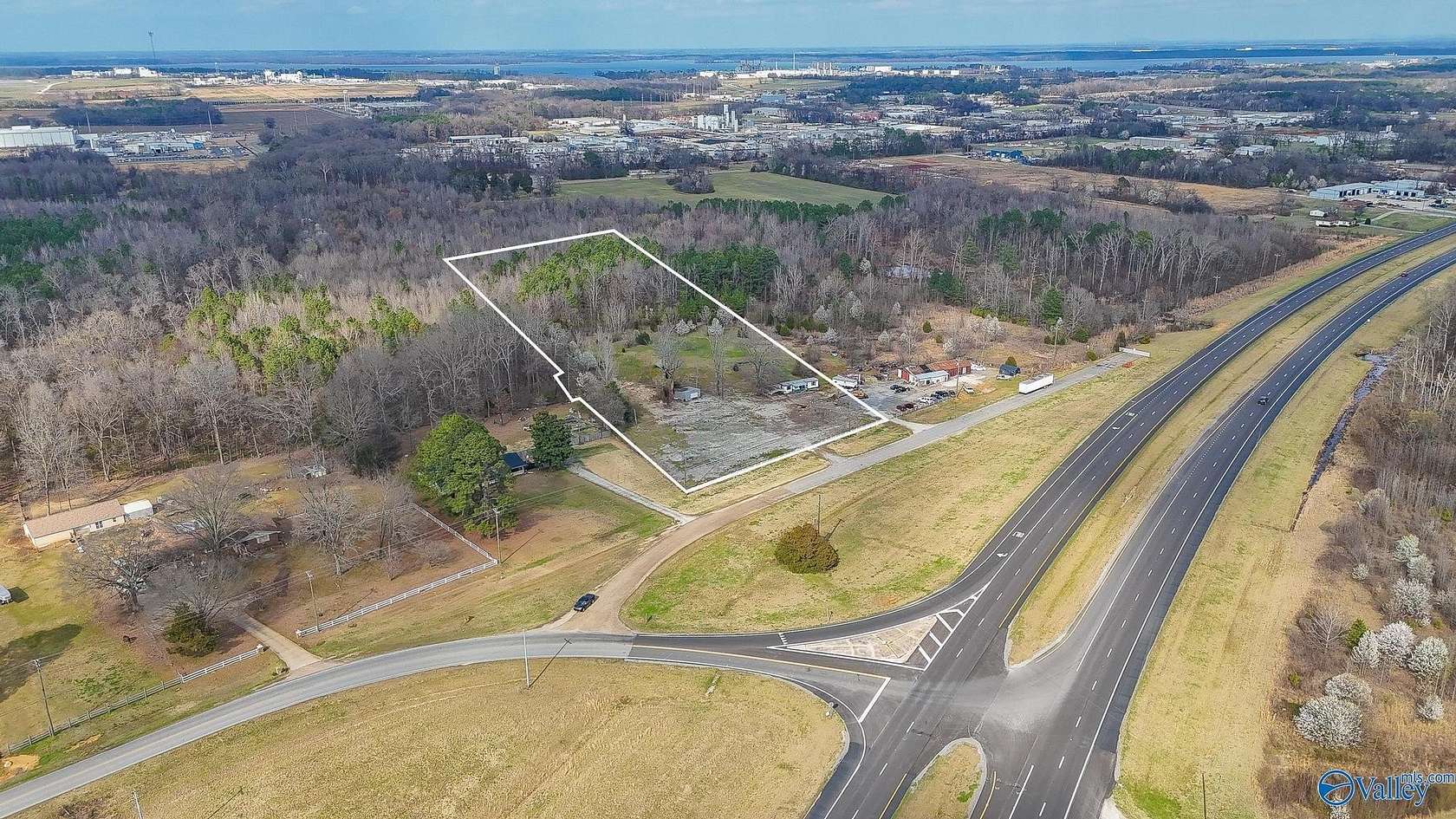 4 Acres of Commercial Land for Sale in Decatur, Alabama