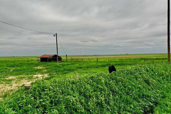 320 Acres of Land with Home for Sale in Tulia, Texas