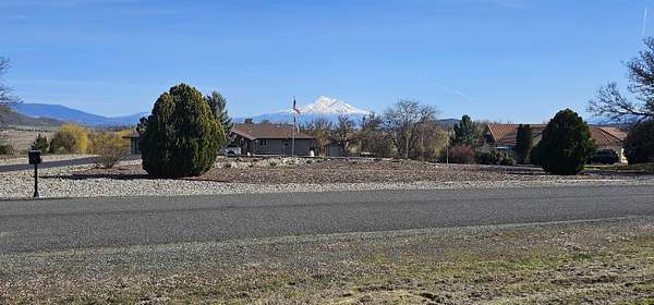1.14 Acres of Land for Sale in Montague, California