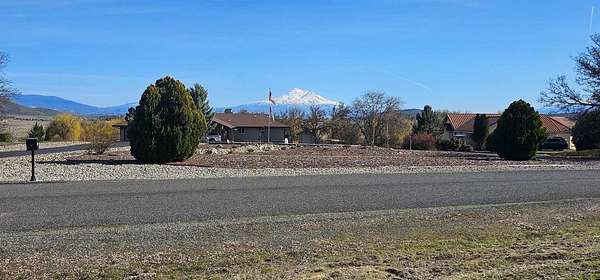 1.14 Acres of Land for Sale in Montague, California