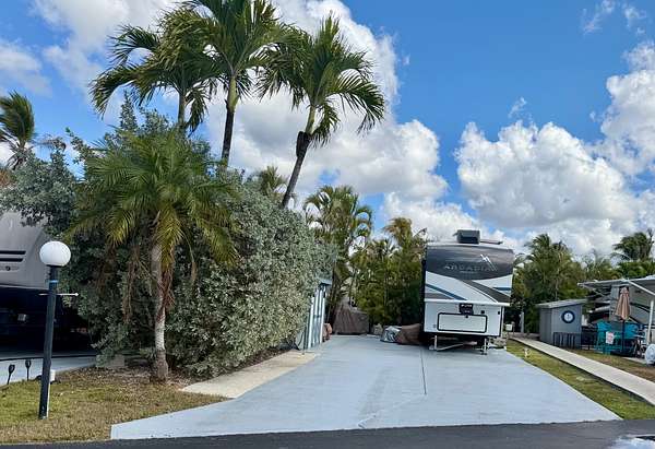 Land for Sale in Chokoloskee, Florida