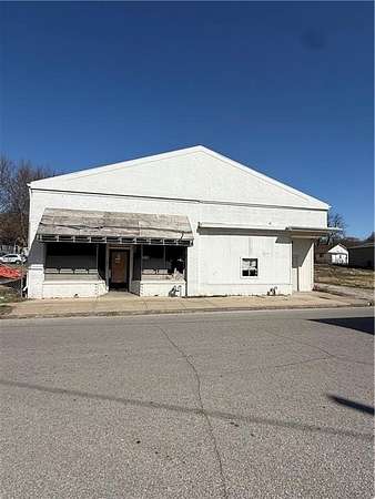 0.46 Acres of Mixed-Use Land for Sale in St. Joseph, Missouri