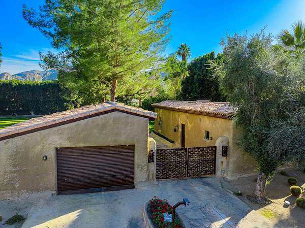 1.5 Acres of Land with Home for Sale in Rancho Mirage, California