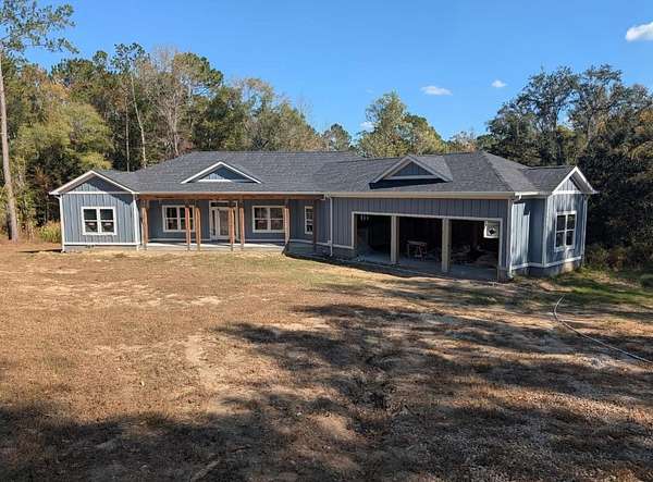 4.35 Acres of Land with Home for Sale in Quincy, Florida