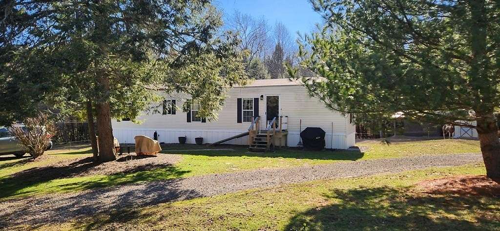 2 Acres of Land with Home for Sale in Monterey, Tennessee