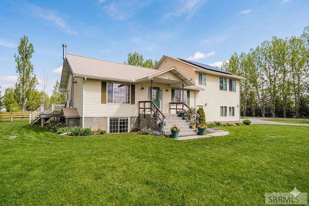 2.53 Acres of Land with Home for Sale in Blackfoot, Idaho