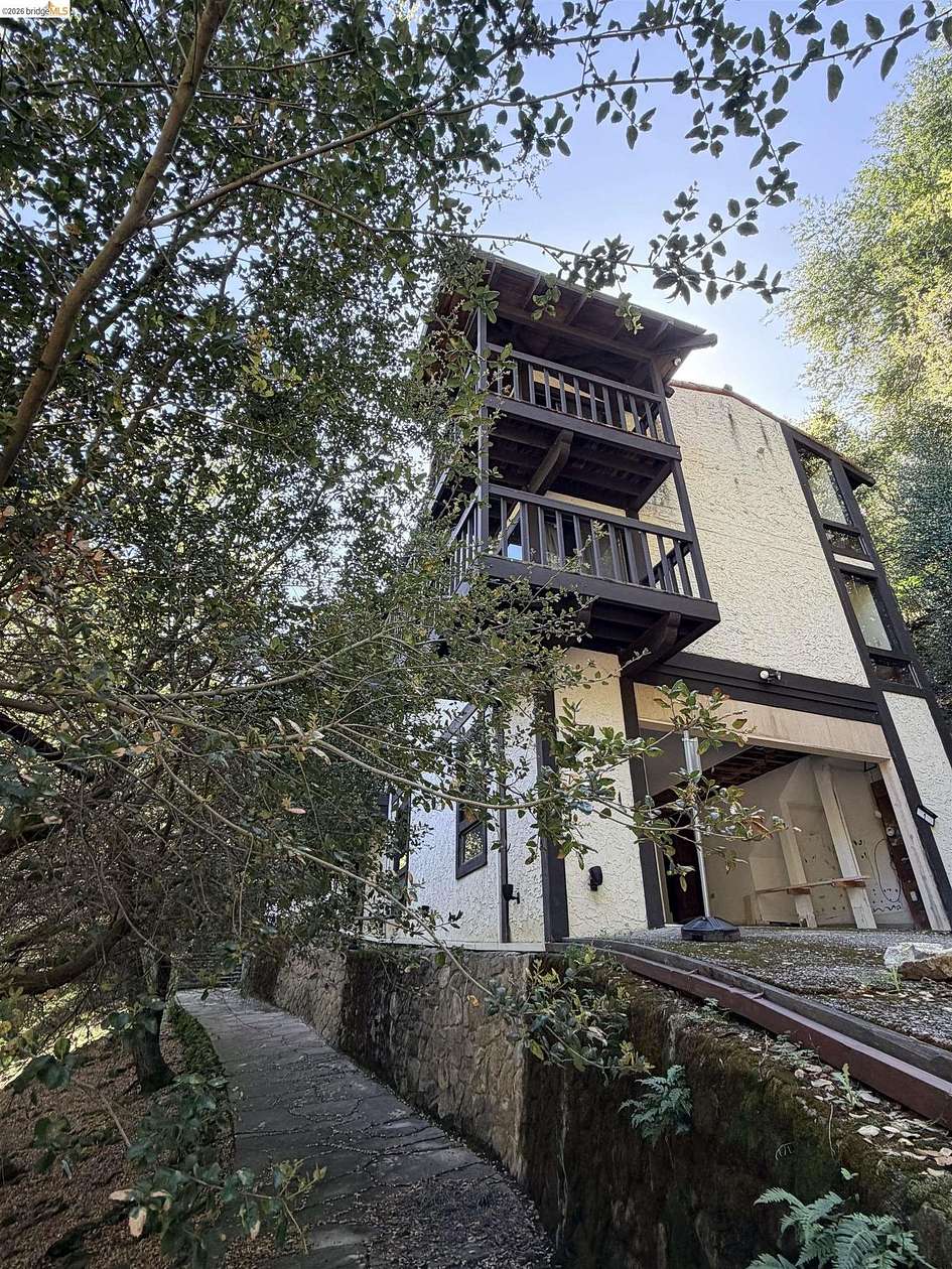 2.5 Acres of Land with Home for Sale in Moraga, California