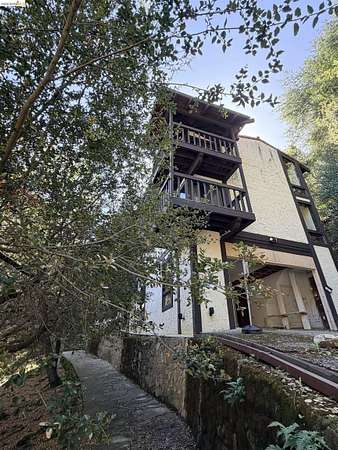 2.5 Acres of Land with Home for Sale in Moraga, California