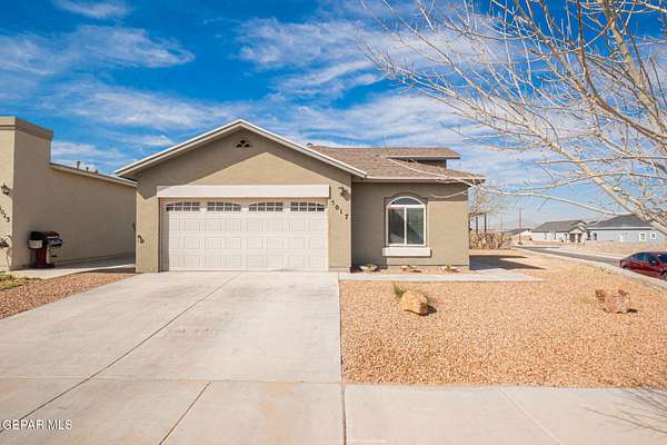 22.5 Acres of Land with Home for Lease in El Paso, Texas