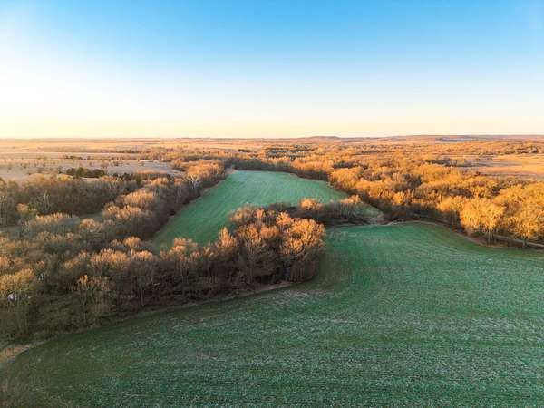 27.6 Acres of Land for Sale in Fredonia, Kansas