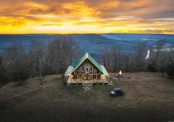 167 Acres of Land with Home for Sale in Leslie, Arkansas