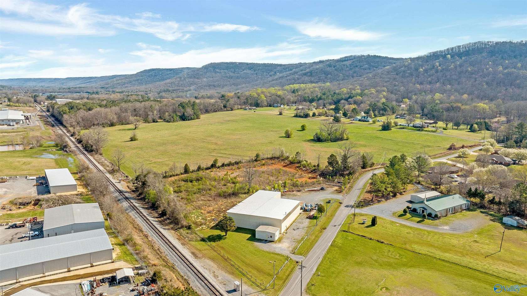 40 Acres of Improved Commercial Land for Sale in Fort Payne, Alabama