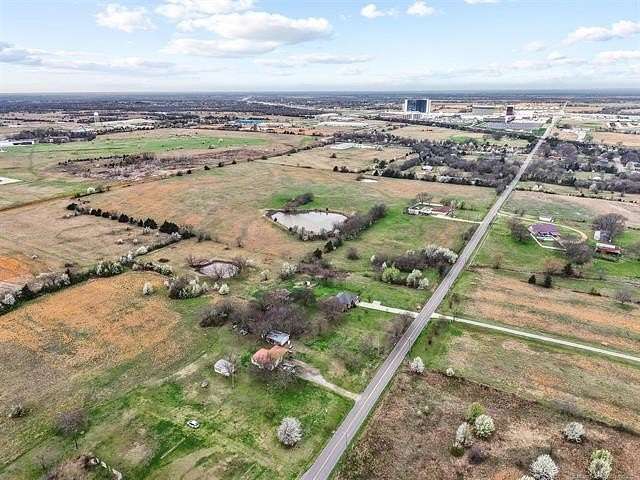 29.4 Acres of Commercial Land for Sale in Durant, Oklahoma