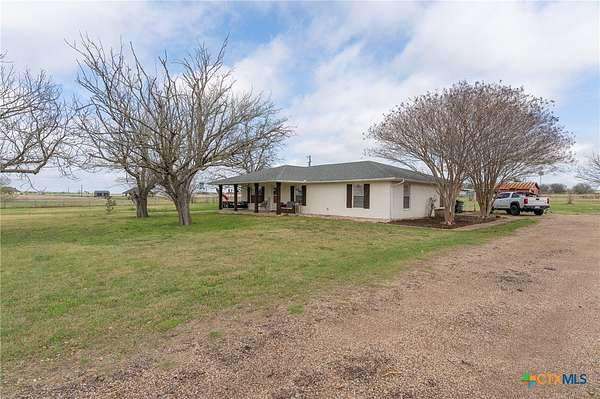 4.5 Acres of Land with Home for Sale in Temple, Texas